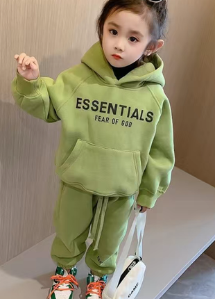 Спортивні костюми та дитячі піжами