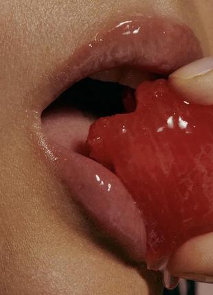 Rhode блеск / бальзам для губ с пептидами peptide lip treatment watermelon slice by hailey bieber5 фото