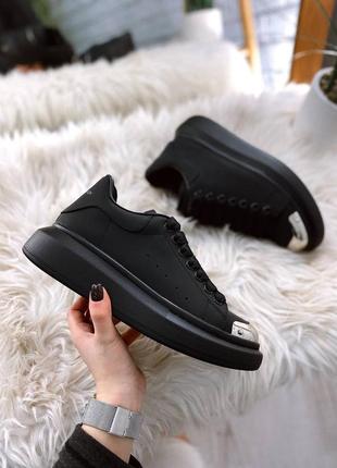 Жіночі матові кеди alexander mcqueen luxury
 mate black metal чорні шкіряні кросівки 36-414 фото