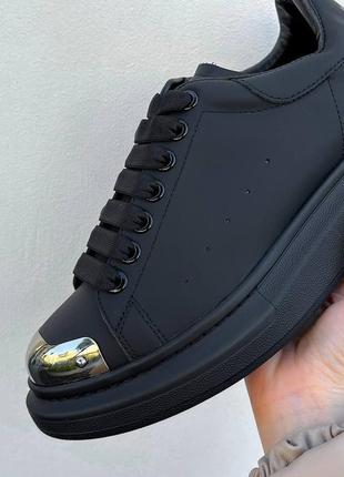 Жіночі матові кеди alexander mcqueen luxury
 mate black metal чорні шкіряні кросівки 36-413 фото