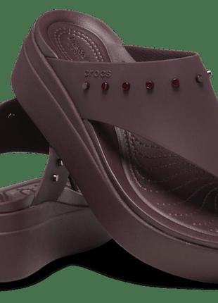 Crocs brooklyn studded flip в'єтнамки крокс жіночі на платформі w8.