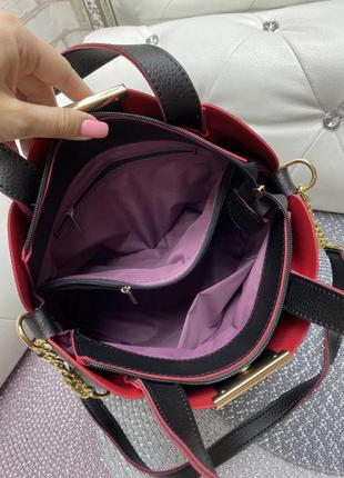 Велика жіноча сумка простора з чорними ручками на три відділення кольору капучино10 фото
