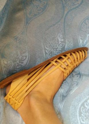 Кожаные босоножки с тонкими ремешками бежевые сандалии бохо3 фото