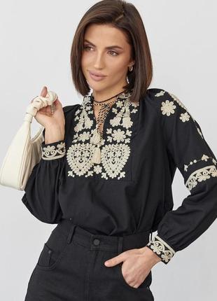 Стильна жіноча сорочка вишиванка.в розмірі с.м.л