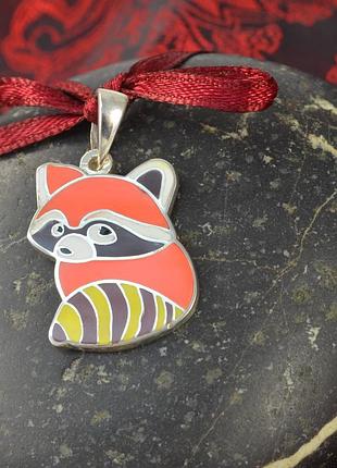 Кулон енот с эмалью из серебра