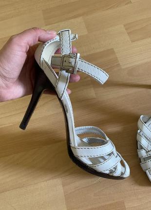 Кожаные сандали босоножки karen millen