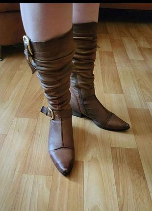 Жіночі шкіряні чоботи