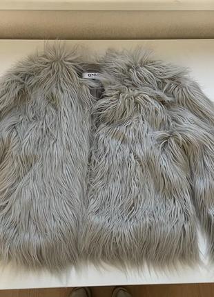 Жіноча шуба сірого кольору (розмір м) полушубка зі штучного хутра4 фото