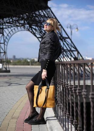 Стильная женская сумка большая горчица вместительная сумка шопер тоут из экокожи вмещает а4 с плетением