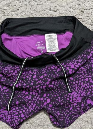 Nike dri fit, фирменные женские спортивные шорты, р. m оригинал. идеальное состояние. красивый принт.5 фото