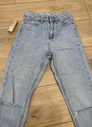 Светлые джинсы женские5 фото