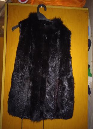 Жилетка хутрова, класична, стильна