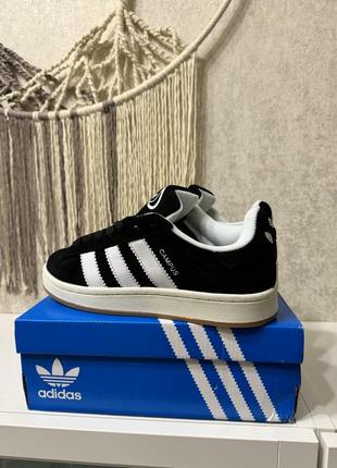 Adidas campus
