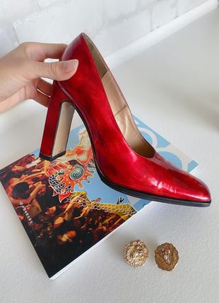 Ультра модные красные лакированные туфли с квадратным мысом 36