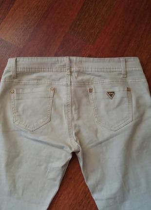 Светло-бежевые коттоновые джинсы.4 фото