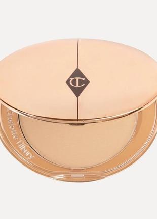 Компактна пудра-вуаль charlotte tilbury airbrush flawless finish micro-powder 2 medium 8 г8 фото