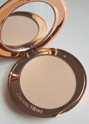 Компактная пудра-вуаль charlotte tilbury airbrush flawless finish micro-powder 2 medium 8 г9 фото