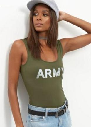 Крутой боди  хаки с надписью от new look