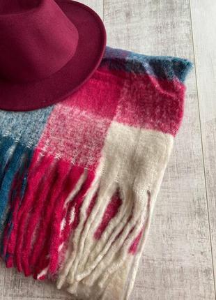 Тёплый шарф с длинными кисточками в разноцветную клетку5 фото