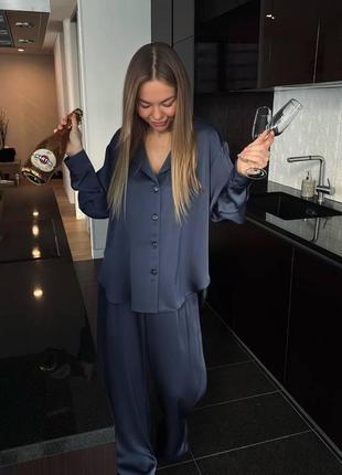 Жіноча легка стильна комфортна шовкова піжама штани + сорочка оверсайз глибокий синій колір