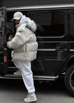 Жіноча куртка з капюшоном дута зимова тепла з кишенями стильна сірий чорний шоколад7 фото