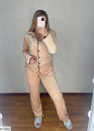 Пижама женская красивая мягкая велюровая стильная кофта на пуговицах и прямые брюки велюр на дайвинге арт 824