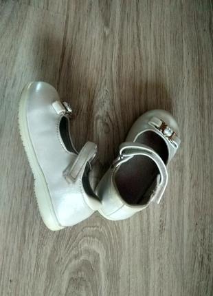 Туфлі білі для дівчинки на 15,5 см