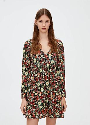 Платье в цветочный принт pull&bear
