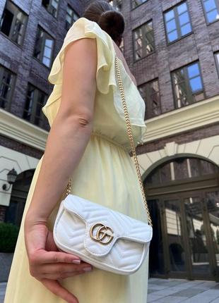Женская сумка из эко-кожи gucci mini гуччи белого цвета молодежная, брендовая сумка через плечо3 фото
