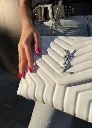 Женская сумка из эко-кожи yves saint laurent 30 silver ив сен лоран белого цвета молодежная, брендовая4 фото