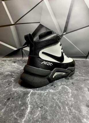 Зимові чоловічі шкіряні черевики на хутрі nike air чорно білі10 фото