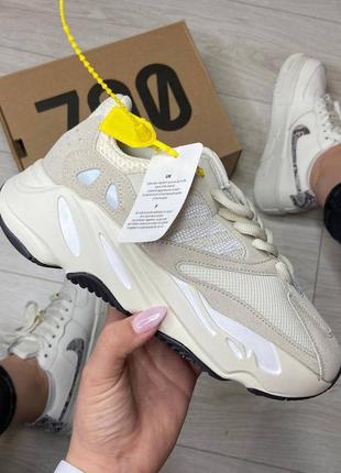 Кроссовки женские adidas yeezy boost 700analog