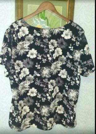 Чарівна блуза ,з флористичним принтом2 фото