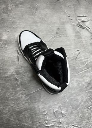 Зимние черно белые мужские кроссовки nike на меху люкс6 фото