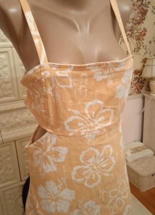 Джинсовый сарафан в цветы бока с вырезами платье платье с замочком джинс3 фото