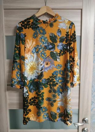 Очень красивое платье прямого кроя