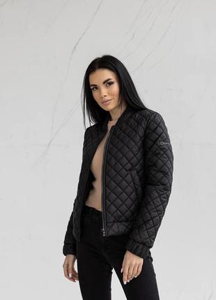 Весняна куртка бомбер стьобана чорна