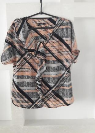 Шикарная блуза с воланом1 фото