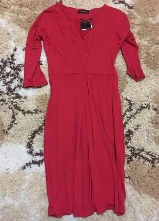Красиве червоне плаття reserved