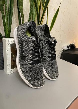 Nike free rn flyknit кроссовки в отлично состоянии2 фото