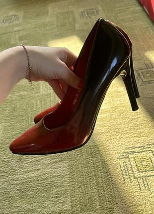 Туфлі жіночі