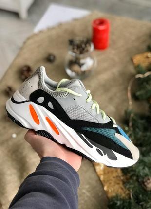 Шикарні кросівки adidas yeezy boost 700