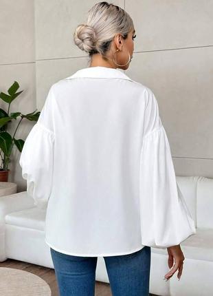 Стильна рубашка з широкими рукавами пишними рубашка с обьемными рукавами черная белая8 фото