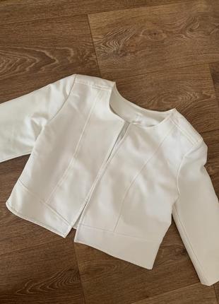 Пиджак белый укороченный идеальный2 фото