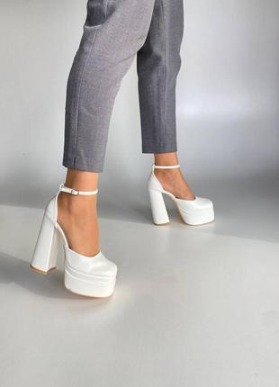 Туфельки стильные белые туфли туфли в стиле братец туфли в стиле версаче белые туфли туфли. на каблуке
