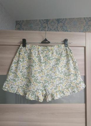 Легкие стильные высокие шорты в цветы6 фото
