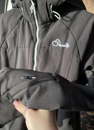 Лыжная термо куртка на утеплении черного цвета размер s-m имеет карман для скипаста на левой руке3 фото