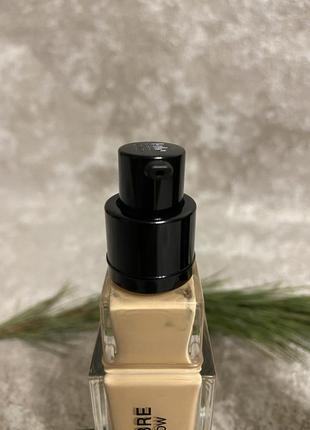 Givenchy prisme libre skin-caring glow foundation тональная основа3 фото