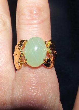 Красивое позолоченное кольцо листья с камнем, 18 р., новое! арт. 55932 фото