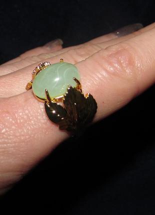 Красивое позолоченное кольцо листья с камнем, 18 р., новое! арт. 55933 фото